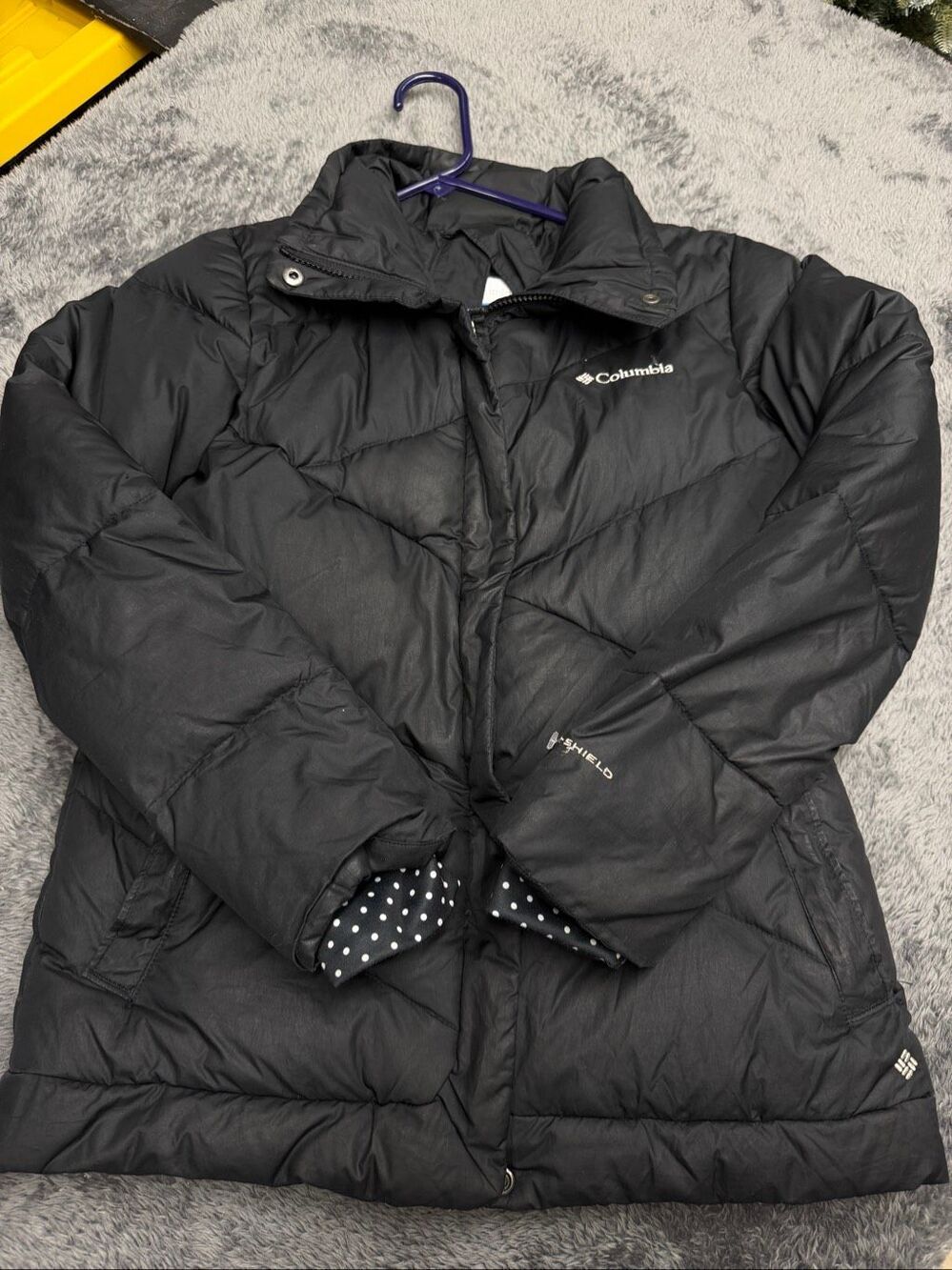 Columbia Black Puffer Jacket Size Girl’s 14/16. It has Omni-Shield water and sta